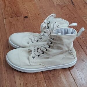 Dr. Martens Hackney cream canvas high tops